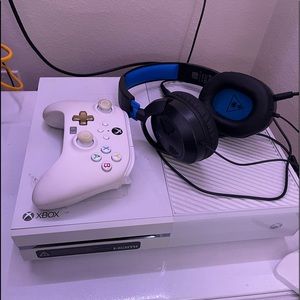 Xbox one console with controller and headset